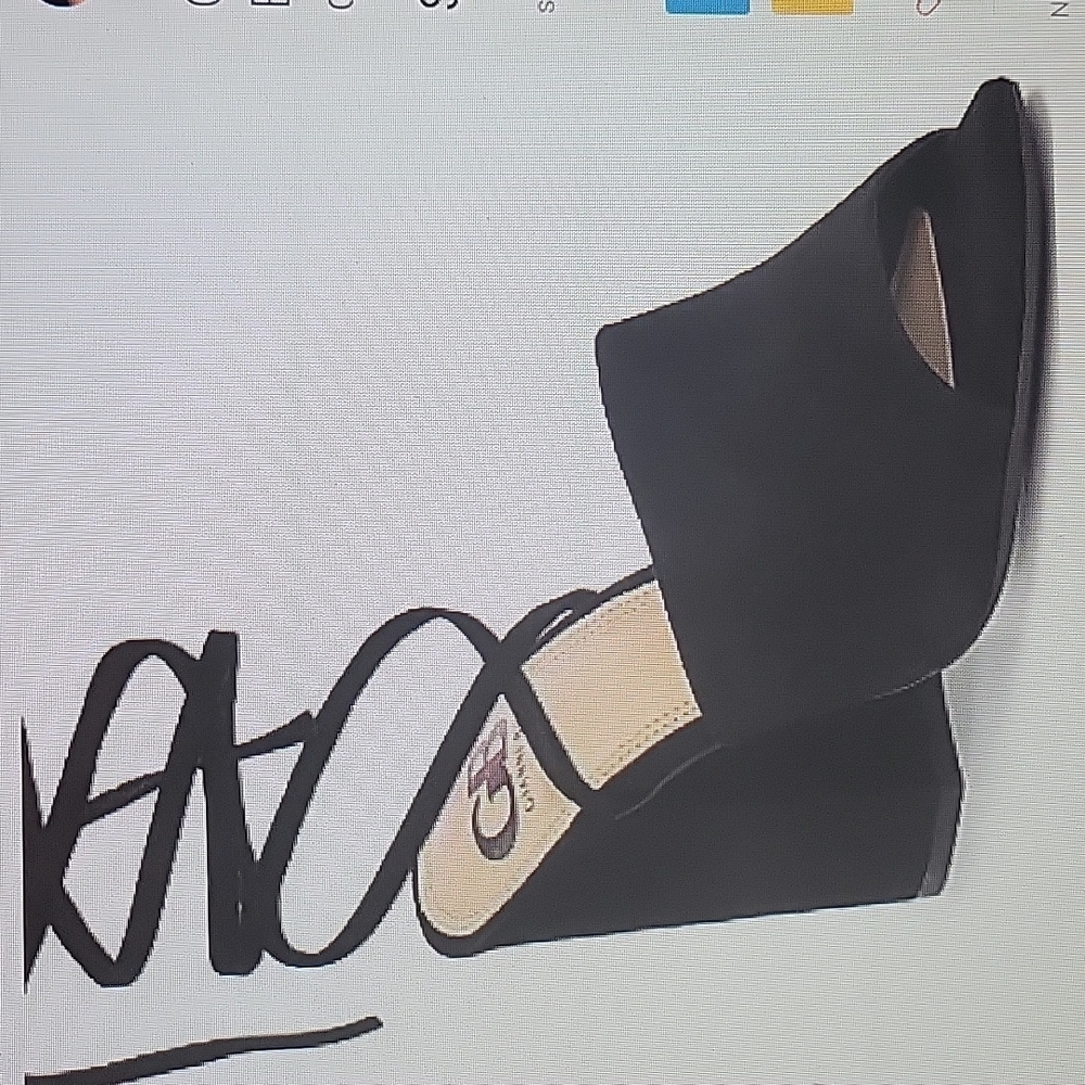 Size 10 Gianni Bini black suede Heeled Sandals
